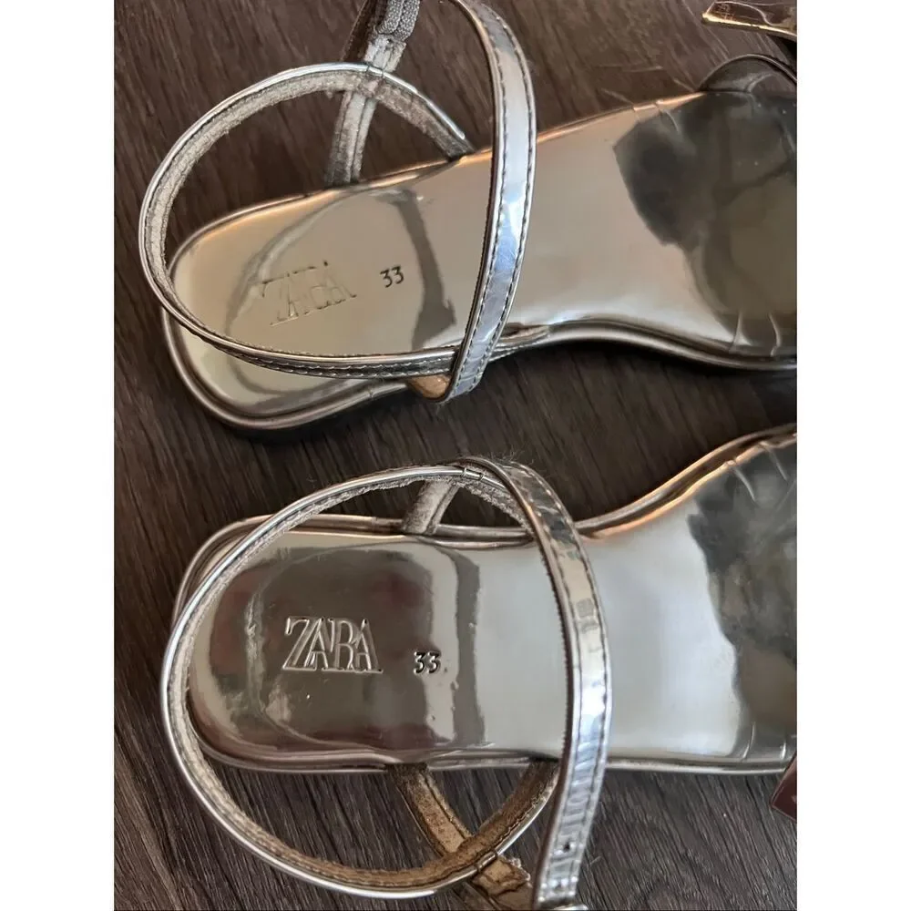 Zara silver metallic Girl sandals size 33 /1.5 US